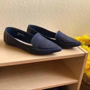 Pointed Toe Black flat loafers